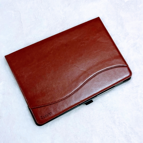 Leather iPad case + 2 Tempered Glass screen protectors - Picture 6 of 10